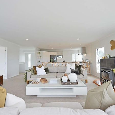 Escape To High End Comforts On Riverton Villa Mount Maunganui Exterior photo