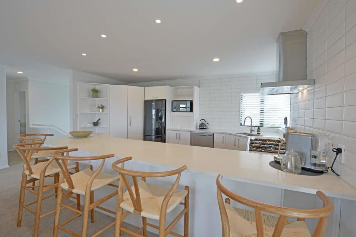 Escape To High End Comforts On Riverton Villa Mount Maunganui Exterior photo